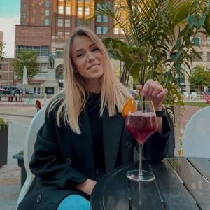 Meet your Posher, Anna